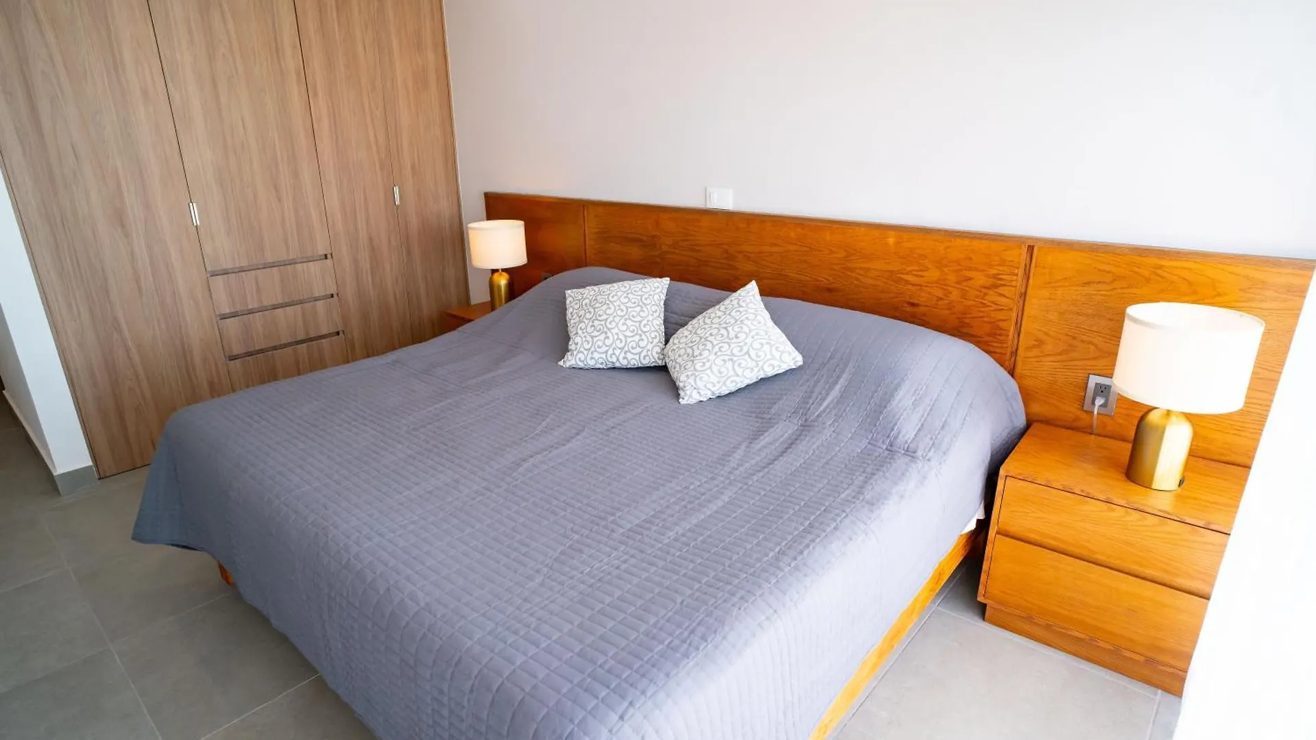12173 Brand New Lux Signature Condo Us Consulate Merida