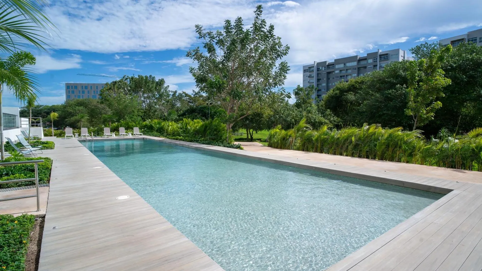 12173 Brand New Lux Signature Condo Us Consulate Merida